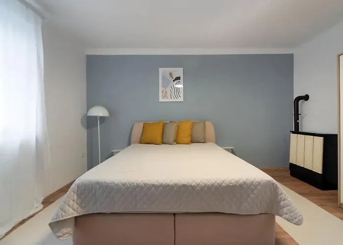 Ruhelage Im Zentrum Nahe Schottentor-contactless Self-check-in Apartment