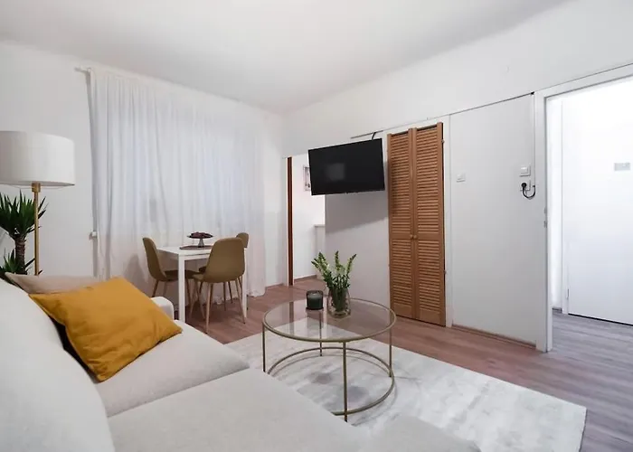Ruhelage Im Zentrum Nahe Schottentor-contactless Self-check-in Apartment *