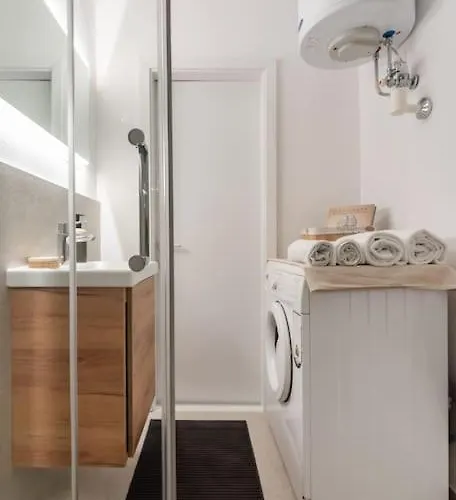 Ruhelage Im Zentrum Nahe Schottentor-contactless Self-check-in Apartment *